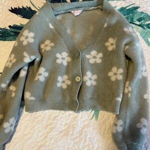 Cropped sweater with flowers